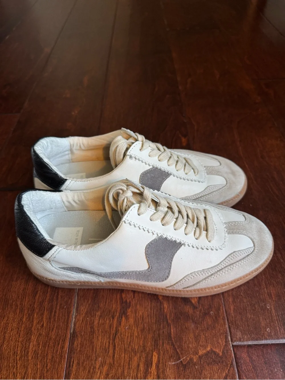Dolce Vita Notice Sneakers, Color White/Gray, Size 8.